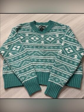 American Eagle Outfitters Fairisle Snowdrift Cropped Crewneck Medium